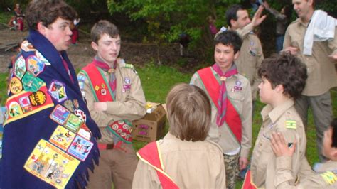 Dsc03494 Scouts Welcoming The Older Cubs To The Troop In T Flickr