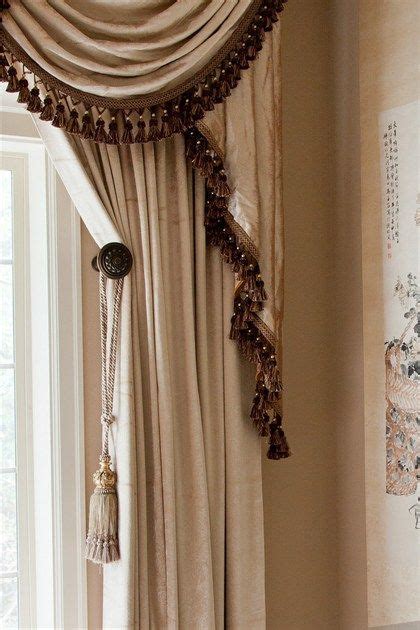 Pearl Dahlia Swags And Tails Valance Curtain Set