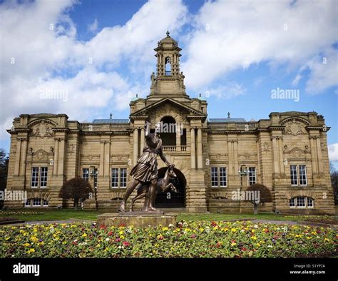 Bradford Museum And Gallery Hi Res Stock Photography And Images Alamy