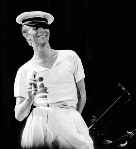 Why David Bowie Is And Always Will Be A Fashion Icon David Bowie