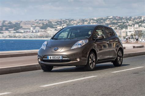 Battery Boost For 2016 Nissan Leaf Increases Range By 25 Car Magazine