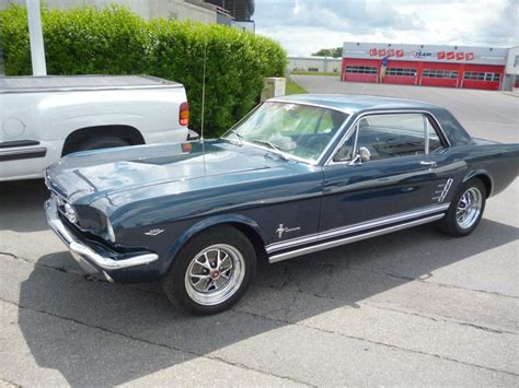 Frenchy Et Titinne Mustang Coupé 66 V8 Nightmist Blue 6466