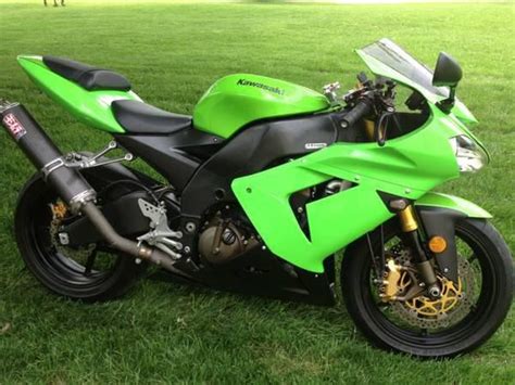Black in color vehicle starts and runs with a boost. Buy 2004 Kawasaki zx10r Sportbike on 2040-motos