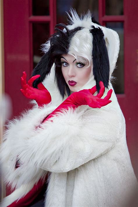 Cruella de vil is a fictional character in english author dodie smith's 1956 novel the hundred and one dalmatians. Disneyland // Cruella De Vil | Disney face characters ...