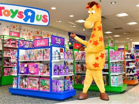 14 Toys R Us Shops Open In Michigan Macy S Stores For Holiday Season