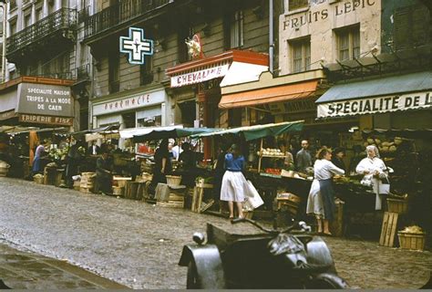 La Rue Lepic En 1958 Et En Couleurs Paris 18ème Rue De Paris