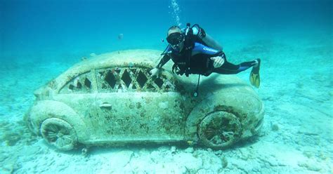 20 Pictures Of Cars And Other Vehicles That Will Live Forever Underwater