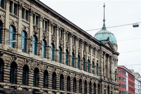 Das haus der wirtschaft ist das größte und imposanteste stuttgarter bauwerk des ausgehenden 19. Haus der Wirtschaft Baden-Württemberg - Stuttgart ...