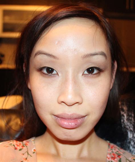 What Does Mole On Lower Lips Indicate | Lipstutorial.org