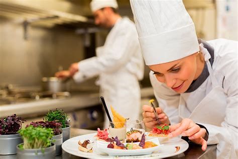  proceso por el que una célula o un ser vivo vierte al exterior sustancias de. ¿Por qué hay más chefs hombres que mujeres? | El Heraldo