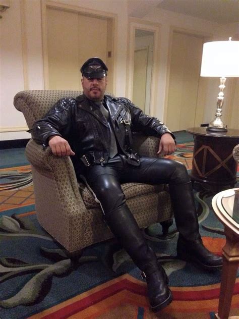 Slavethompson May It Have The Honor Of Licking Your Boots Sir Leathercops Pinterest