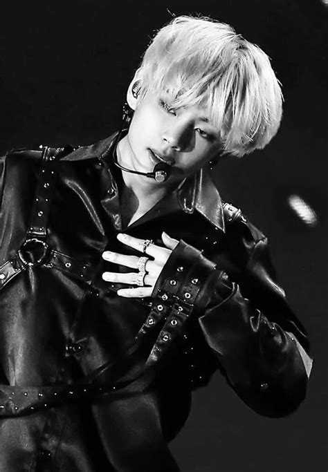 28 Excellent Bts V Live Bts Black And White Kim Taehyung Taehyung Free Downloads