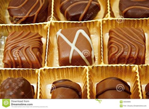 Caramelos De Chocolates En Una Caja Foto De Archivo Imagen De Grupo