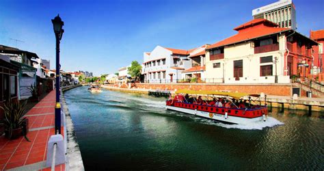 Convenient place to stay in malacca! Best Place In Melaka, Malaysia: MELAKA RIVER CRUISE