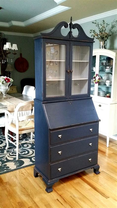 In the dining room, a secretary desk with a glass hutch is a lovely way free up space in your kitchen and display special occasion items. Vintage Secretary Desk With Hutch - Secretary Desk | The ...