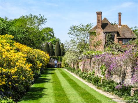 Sissinghurst Castle Garden A Guide To Visiting The Gardens In Kent