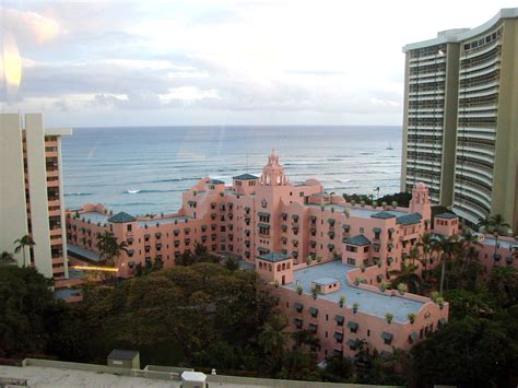 360º View At The Top Of Waikiki Tasty Island