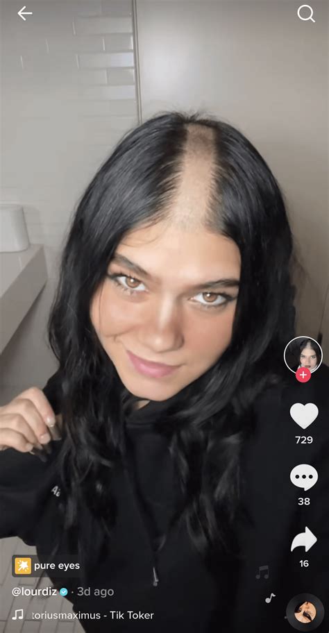 Tiktoker Shaves Her Hair Down The Middle To Create An Intentionally