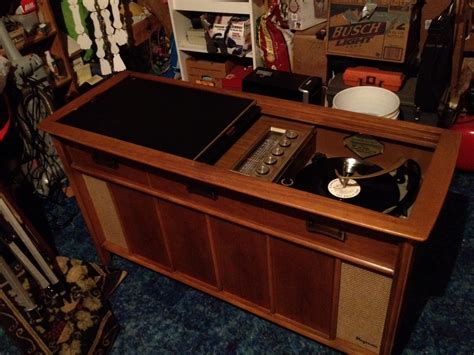 Stereo Phonic High Fidelity 1950s Magnavox Console Stereo Instappraisal
