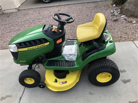 John Deere E100 42 In 17 5 Hp Gas Automatic Lawn Tractor For Sale In Phoenix Az Offerup