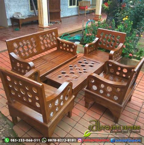Banyak sekali keyword pencarian yang dilakukan terkait perabut kayu jati seperti foto kursi tamu minimalis dan sebagainya. Kursi Tamu Minimalis Hole Seat 3 1 1 1 Jepara