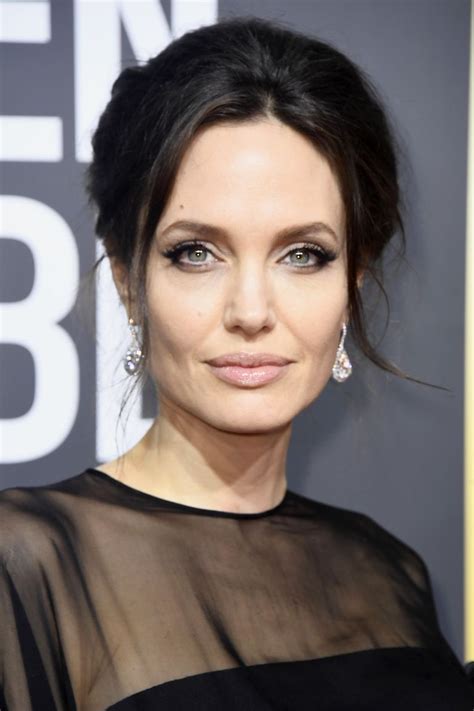 The Best Hair And Makeup Looks From The Golden Globes Angelina Jolie