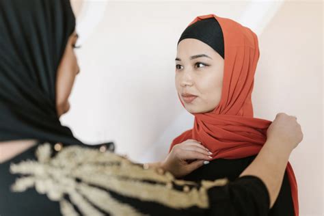 Understanding Hijab Frequently Asked Questions Answered On World Hijab Day Muslim American