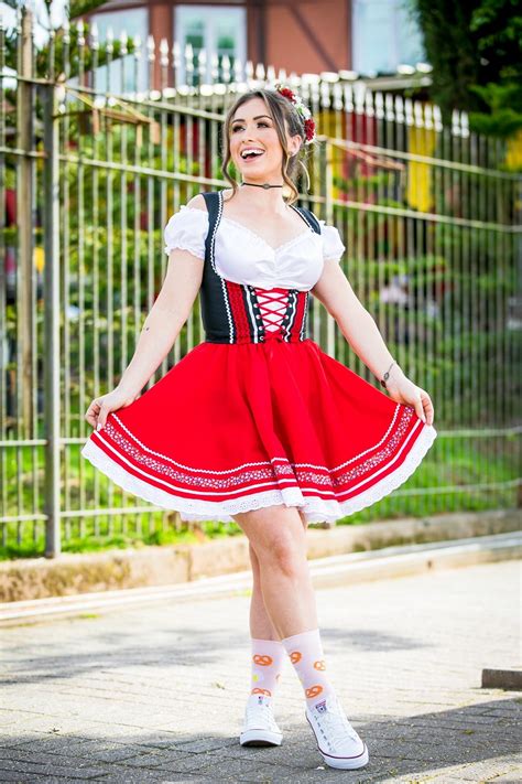 traje típico alemão vermelho