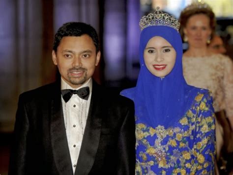 Brunei sultanı'nın hatırlattığı zenginlik için 9 yorum. 18 FOTO Inilah Perubahan Mengejutkan Pengiran Anak Sarah ...