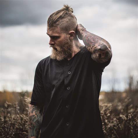Viking hairstyle is an amalgam of long and short hairstyles. 39 Viking hairstyles for men and women | Hairstylo