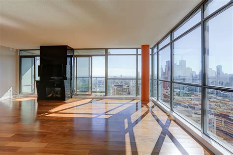 This is a prime one bedroom unit with 555sqft, zero wasted space, hardwood floors, 9ft exposed concrete ceilings and a european kitchen with integrated appliances and stone counters. Radio City Condos - Gorgeous Penthouse For Sale!