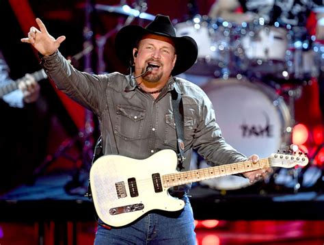 Garth Brooks Adds Another Date To His Stadium Tour