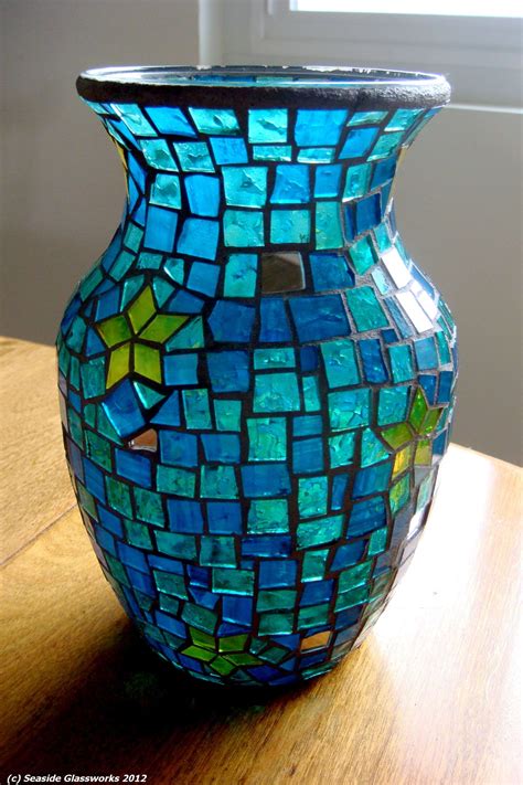Blue Tiled Mosaic Flower Vase Stained Glass Flowers Stained Glass Designs Mosaic Designs