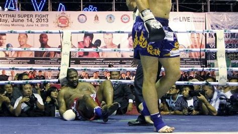 Riddick Bowes Big Flop In Thai Kickboxing