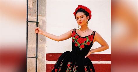 Ángela Aguilar roba corazones al lucirse de este exquisito outfit