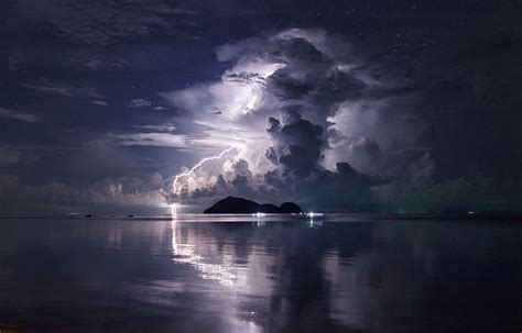 Storm Lightning Clouds Ocean Waves Nature Photos Cantik