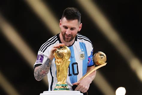 Leo Messi Campe N Del Mundo Y Acumulador De R Cords En Qatar
