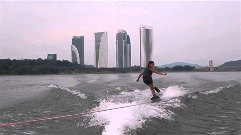 His mother, johanna bean, is a british expatriate, and his father hanifah yoong yin fah is a malaysian of chinese descent through alex's grandfather yoong wan hoi who emigrated in 1933. Waterski Tricks: Aaliyah Yoong Hanifah's new trick runs ...
