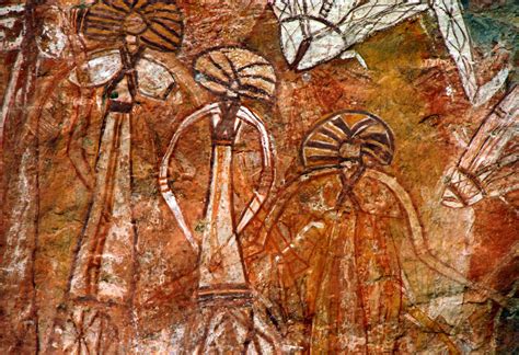 10000 Year Old Rock Paintings Depicting Aliens And Ufos Found In