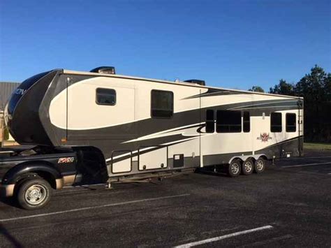 2013 Used Crossroads Elevation Toy Hauler In Maryland Md
