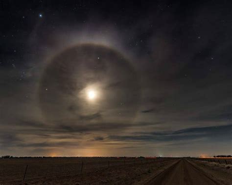 Beautiful Enormous Moon Halo Todays Image Earthsky