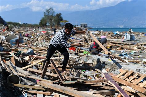 Indonesia's geological agency says the. Lessen na tsunami in 2004 helpen bij ramp in Sulawesi ...