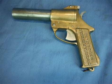 Military Antiques And Museum Uwf 0018 Wwii Us M8 Flare Pistol By
