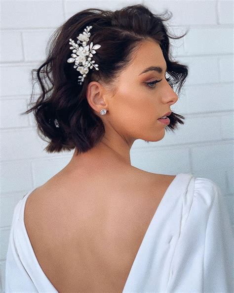 Https://tommynaija.com/hairstyle/how To Dress Up A Bob Hairstyle For A Wedding