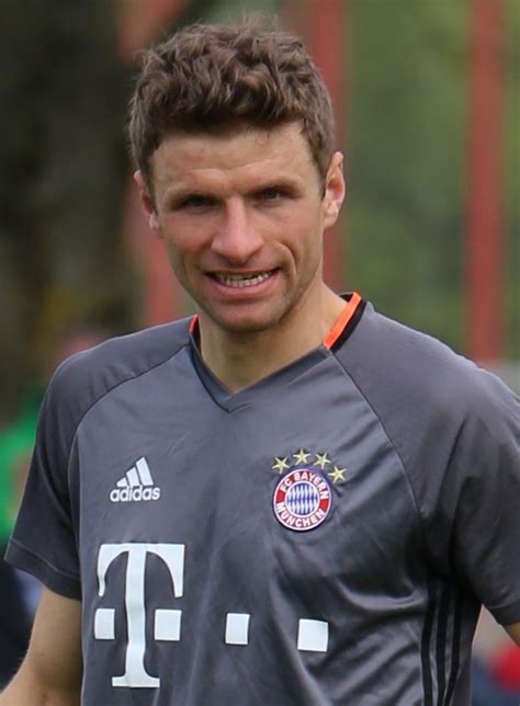 His current girlfriend or wife, his salary and his tattoos. Thomas Müller - Wikiwand