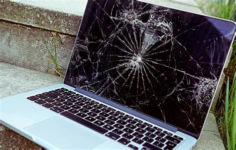 Laptop Screen Repair Tech Monk