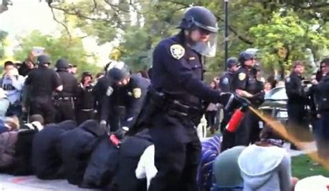 Us University Launches Inquiry After Outrage At Pepper Spray Use