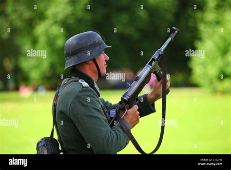 German Machine Gun Ww2 Hi Res Stock Photography And Images Alamy
