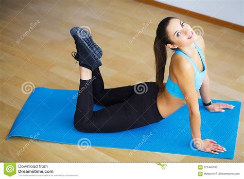 Side View Of Fit Woman Doing Plank Core Exercise Stock Image Image Of Female Girl 121446785