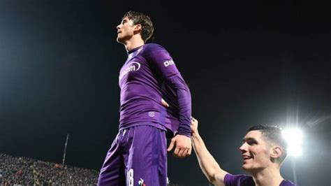 Milenkovic 6, pezzella 6, caceres 6 solo kulusevski è più giovane di vlahovic tra chi ha segnato almeno 3 gol in questo campionato. Fiorentina-Inter 1-1: magia di Vlahovic, i viola ci ...